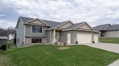 232 Keystone Dr NE, Pine Island, MN 55963