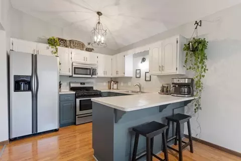 924 Sherwood Rd, Shoreview, MN 55126