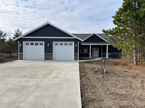 935 NW 9th St NW, Perham, MN 56573