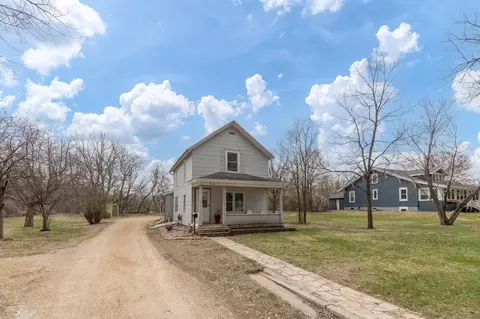 713 S Front St, Saint Peter, MN 56082
