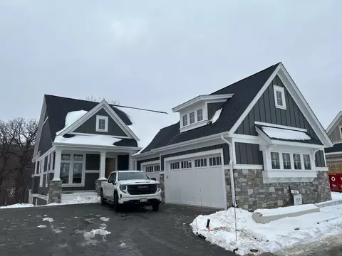 1520 Avienda Ln, Chanhassen, MN 55317