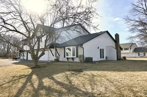 3698 Gershwin Ave N, Oakdale, MN 55128