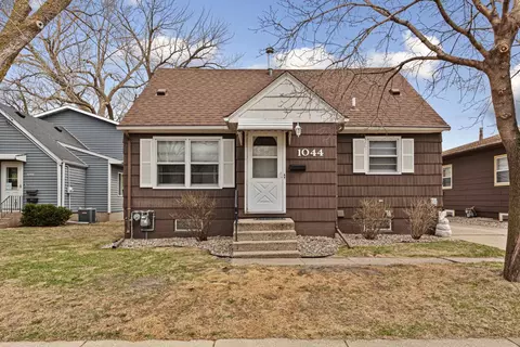 1044 Center St, North Mankato, MN 56003