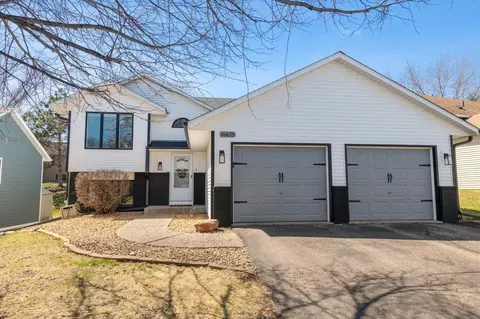 16625 Javelin Ave, Lakeville, MN 55044