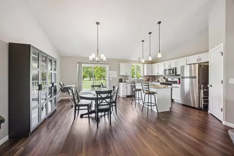 8818 Farmstead Ave, Monticello, MN 55362