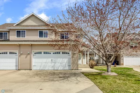 3912 48th St S, Fargo, ND 58104