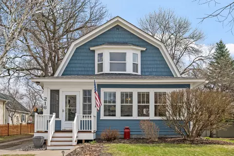 216 N Oak St, Chaska, MN 55318