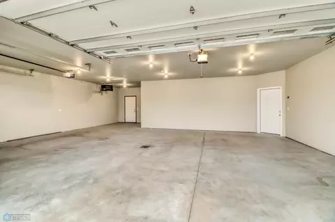 7352 Eagle Pointe Dr S, Fargo, ND 58104 photo 48