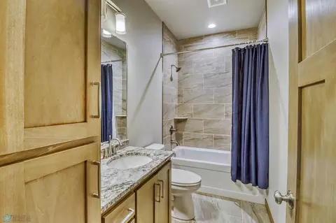 7352 Eagle Pointe Dr S, Fargo, ND 58104 photo 36