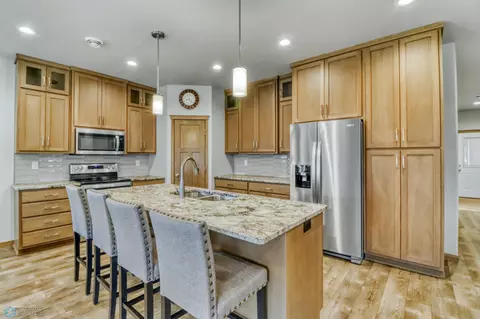 7352 Eagle Pointe Dr S, Fargo, ND 58104 photo 6