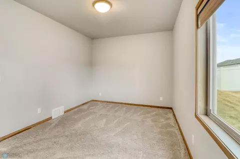 7352 Eagle Pointe Dr S, Fargo, ND 58104 photo 38