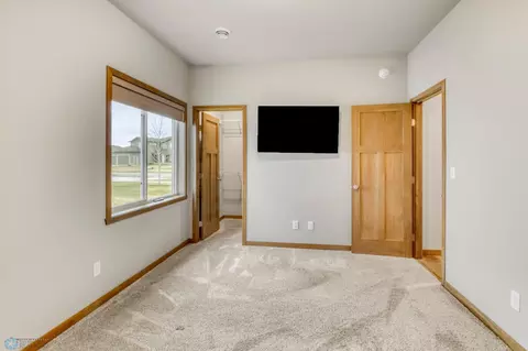 7352 Eagle Pointe Dr S, Fargo, ND 58104 photo 39