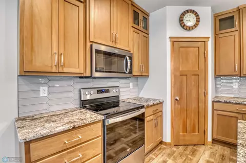 7352 Eagle Pointe Dr S, Fargo, ND 58104 photo 12