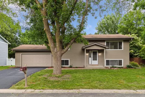 156 Carver Sq, Waconia, MN 55387