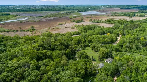 32673 Rosewood Ln, Saint Peter, MN 56082