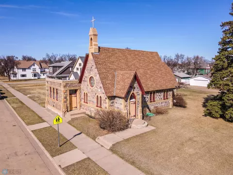 516 Central Ave N, Valley City, ND 58072