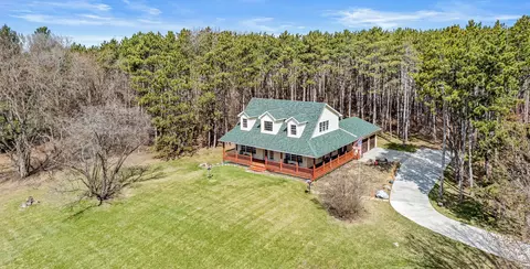 1364 County Road V, Houlton, WI 54082