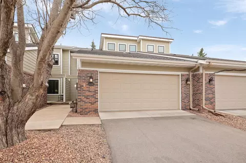 6841 W 82nd St, Bloomington, MN 55438
