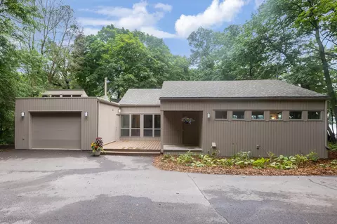 Exterior - 2887 Lake Shore Ave, Maple Plain, MN 55359 photo 2 of 12