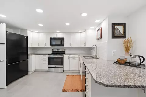 Kitchen - 2887 Lake Shore Ave, Maple Plain, MN 55359 photo 5 of 5