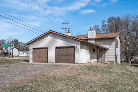 421-423 Ironton St NE, Fridley, MN 55432