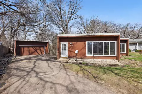 4900 W 108th St, Bloomington, MN 55437