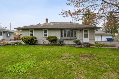 2275 Shawnee Dr, North Saint Paul, MN 55109