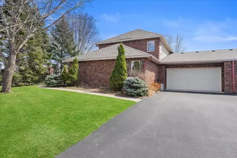 1818 Hunter Hill Rd, Hudson, WI 54016
