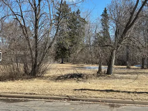 718 SE 4th Ave, Grand Rapids, MN 55744