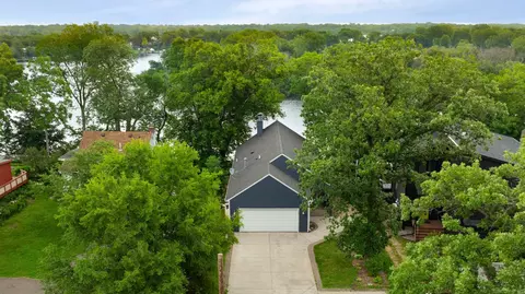 1601 W Medicine Lake Dr, Plymouth, MN 55441