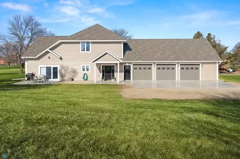 15279 Golf Course Rd, Elbow Lake, MN 56531