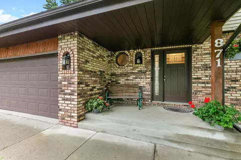 871 Paul Pkwy NE, Blaine, MN 55434