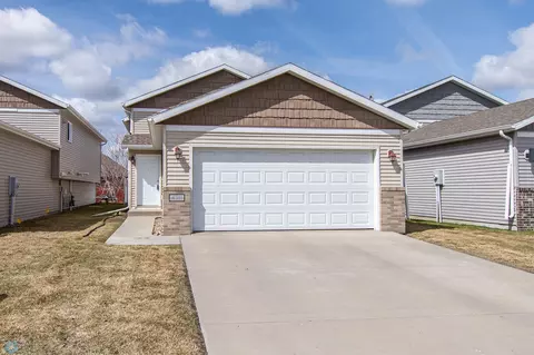4311 47th St S, Fargo, ND 58104