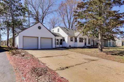 1879 Beaumont St, Maplewood, MN 55117