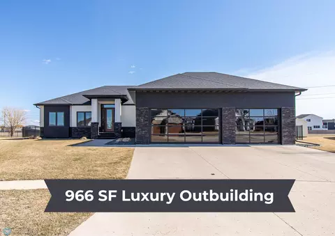 1037 Wildflower Ln W, West Fargo, ND 58078