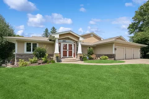 6012 Grove Cir, Edina, MN 55436