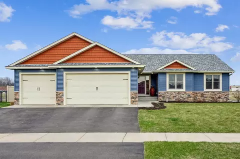 836 Brentwood Cir, River Falls, WI 54022