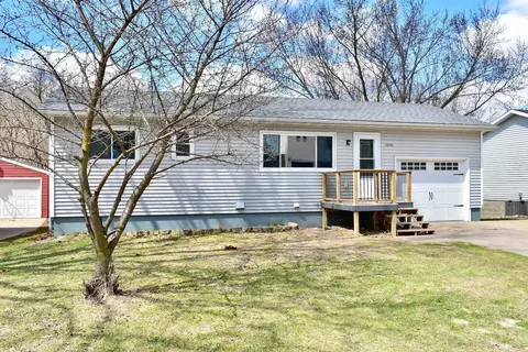 1472 Oakview Dr, Saint Charles, MN 55972