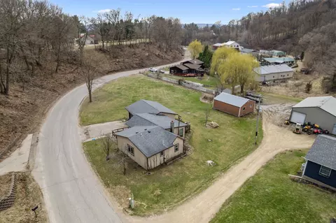 s3559 Chicken Valley Road, Fountain City, WI 54629