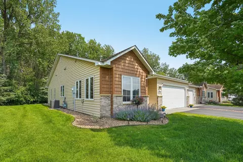 3460 Valento Cir, Vadnais Heights, MN 55127