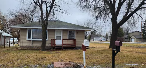 1529 1st Ave E, International Falls, MN 56649