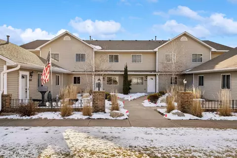 1511 Creek Meadows Dr NW, Coon Rapids, MN 55433