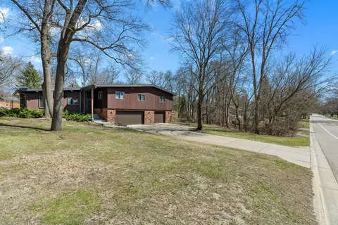 2792 Helen St N, North Saint Paul, MN 55109