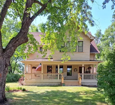 Exterior - 403 Park Ave, Pine River, MN 56474 photo 2 of 26
