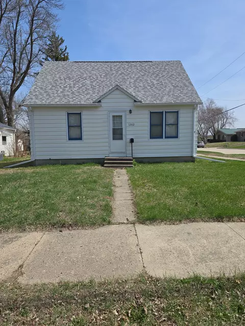 1202 N Orient St, Fairmont, MN 56031