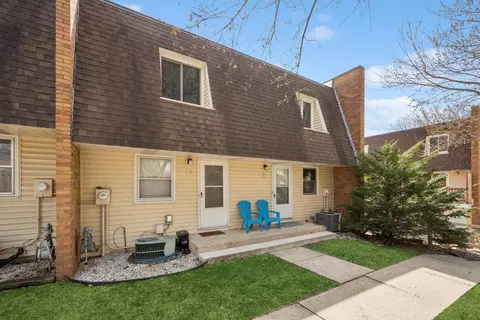 240 21st Ave S #12, South Saint Paul, MN 55075