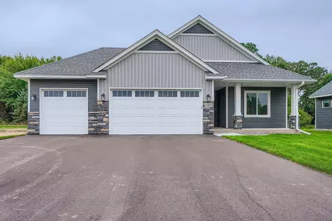 6363 Goodwin Ln, Wyoming, MN 55092