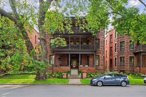 231 Arundel St #1, Saint Paul, MN 55102