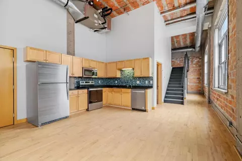 521 S 7th St #602, Minneapolis, MN 55415
