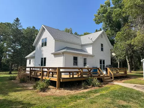 21488 800th Ave, Renville, MN 56284